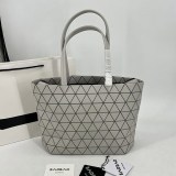 高品質BAOBAO ISSEY コピー MIYAKE カルトン メタリック バッグ bap13538