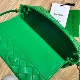 ボッテガヴェネタ ストラップ ポーチ コピー 717429VCP3C3722