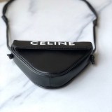 世界中で大人気♪ セリーヌ ショルダーバッグ 偽物 トライアングルバッグ ロゴ トリオンフ Cel67814