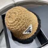 目を惹くカラー プラダ ハット 偽物