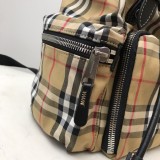 送料込 バーバリー メンズ バックパック 偽物