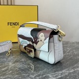 最新でオシャレ フェンディ バゲット 偽物 ミディアムファブリックバッグ fen90010