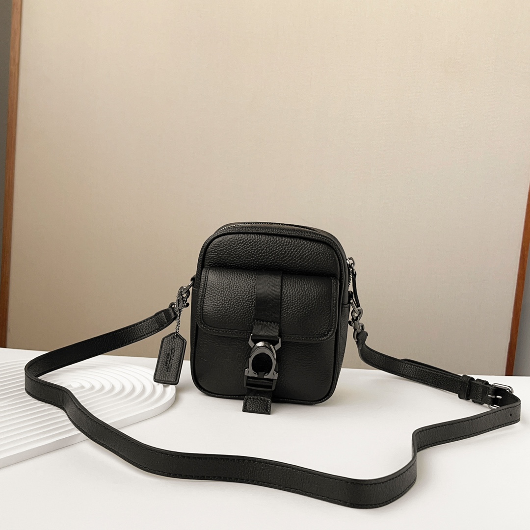 高品質♪♪♪ コーチ メンズ ショルダーバッグ コピーCK736