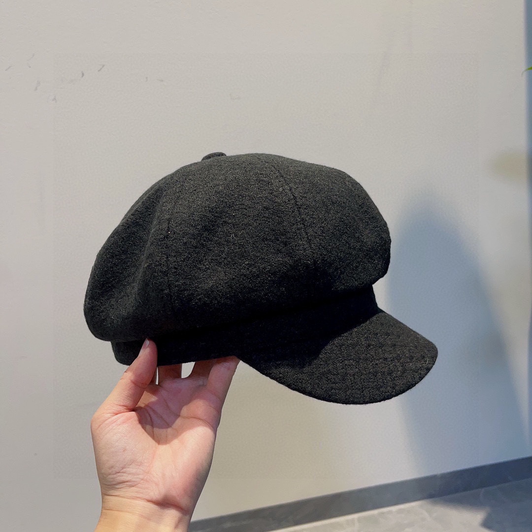 新色登場☆ バーバリー 八角帽 偽物