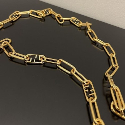 フェンディ ゴールドメタル 偽物 ショルダーストラップユー fej96895