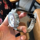 人気急上昇 ルイヴィトン 時計 偽物 タンブール ストリート ダイバー 39mm vuy15520