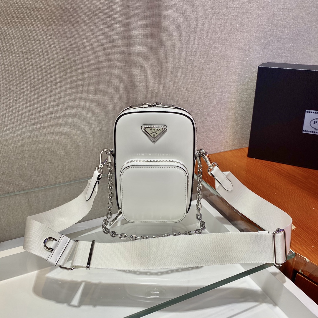 入手困難品！ プラダ メンズ 携帯電話バッグ コピー1BH183