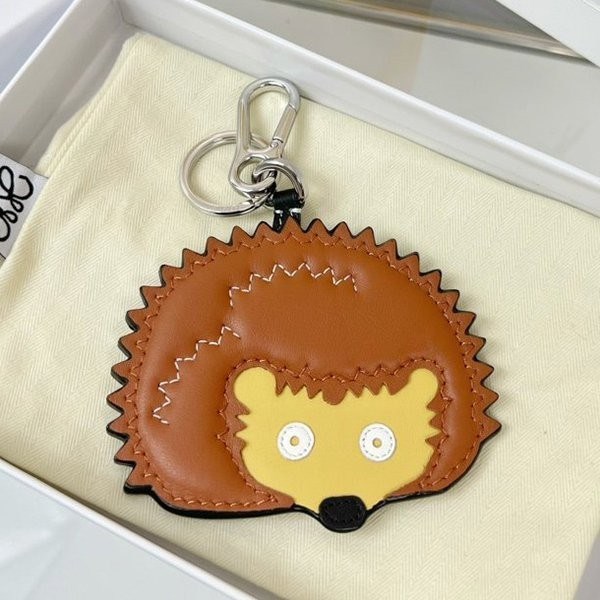 お洒落で可愛い ロエベ Hedgehog Charm キーホルダー 偽物 lob47393