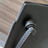 【使い勝手抜群】ロエベ アナグラムレザーショルダーバッグ コピー lou89650
