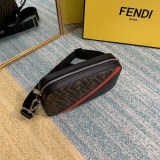 目を惹くカラー フェンディ カメラショルダーバッグ 偽物 fed80027