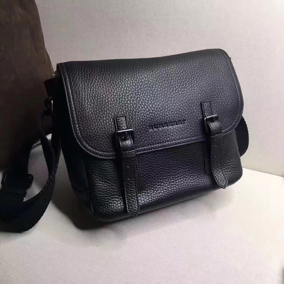 完売必至 バーバリー メンズ ショルダーバッグ 偽物
