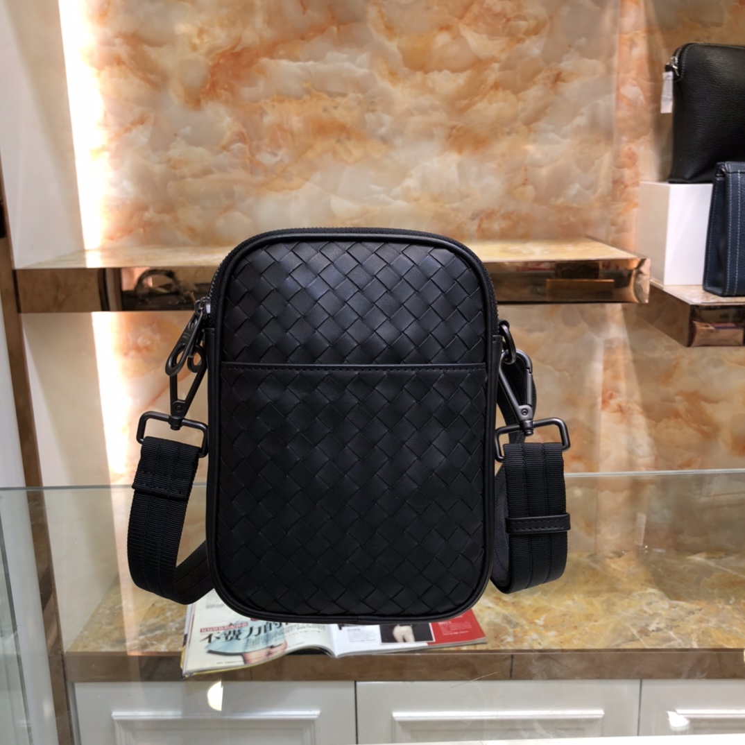 日本未入荷 ボッテガヴェネタ メンズ ショルダーバッグ スーパーコピー