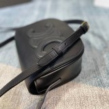 完売必至セリーヌ 偽物 フォルコ キュイル トリオンフ ショルダーバッグ 198263DU3