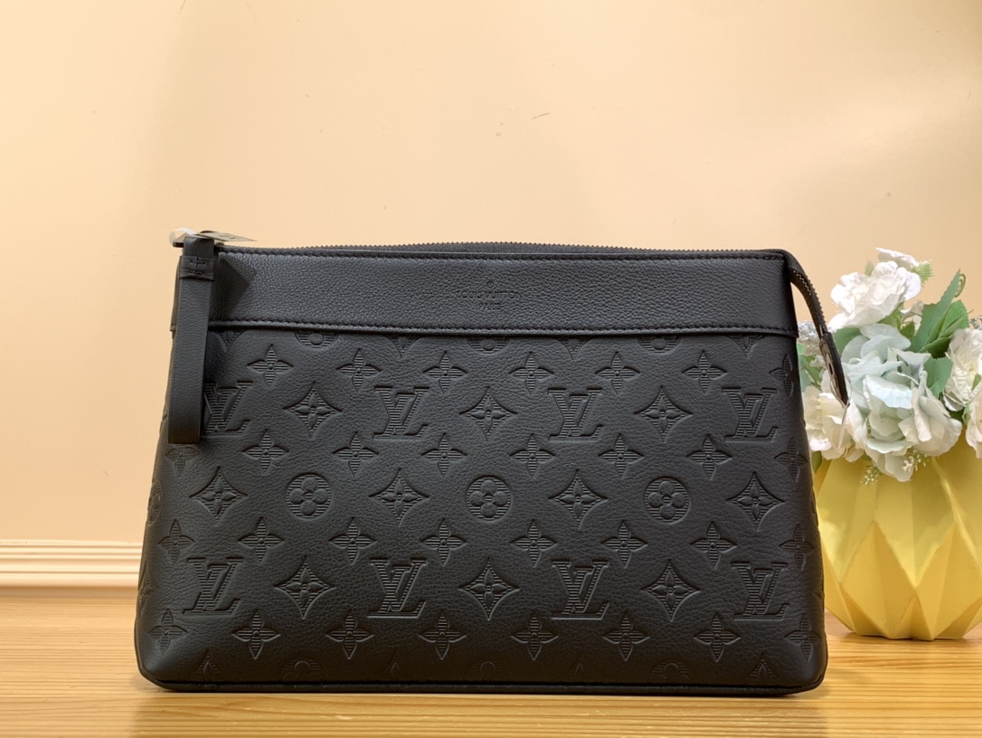 完売前に！ ルイヴィトン メンズ クラッチバッグ 偽物M82545