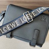 定番ロエベ コピー ミリタリー メッセンジャーバッグ XS lon58339
