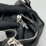 定番 クロムハーツ ダガー 偽物 ショルダーバッグ Kug34650