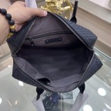 注目アイテム♡ ボッテガヴェネタ メンズ ブリーフケース 偽物