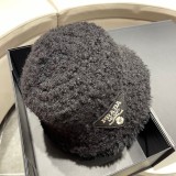 目を惹くカラー プラダ ハット 偽物