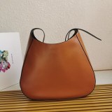 入手困難 プラダ トライアングルロゴ レザー ショルダーバッグ 偽物 puk43151