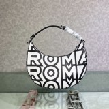 フェンディ ROMAカプセル プリント レザー バッグ 偽物 fev03686