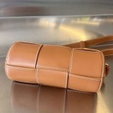 目を惹くカラー ボッテガ ヴェネタ レザークロスボディバッグ 偽物 bou66366