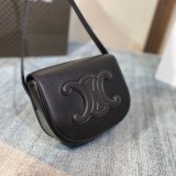 完売必至セリーヌ 偽物 フォルコ キュイル トリオンフ ショルダーバッグ 198263DU3
