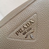 プラダ*レザー ショルダーバック 偽物 ミニポーチ付き pur26146