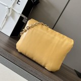 ギフトに最適ロエベ Goya Puffe ナッパ ラムスキン ショルダーバッグ 偽物 lot05608