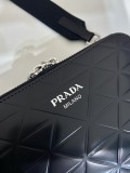 高品質♪♪♪ プラダ メンズ ショルダーバッグ 偽物2VH070