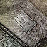 送料込 ルイヴィトン メンズ ショルダーバッグ 偽物M46796