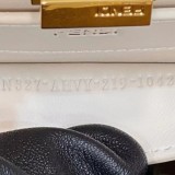 入手困難品！フェンディ ピーカブー イゼー 偽物ショルダーバッグ feo26203