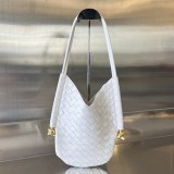大人気!!新色 ボッテガ ヴェネタ 偽物 ショルダーバッグ boi72189