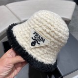 目を惹くカラー プラダ ハット 偽物