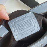 目を惹くカラーコーチ メンズ ショルダーバッグ スーパーコピーC9871