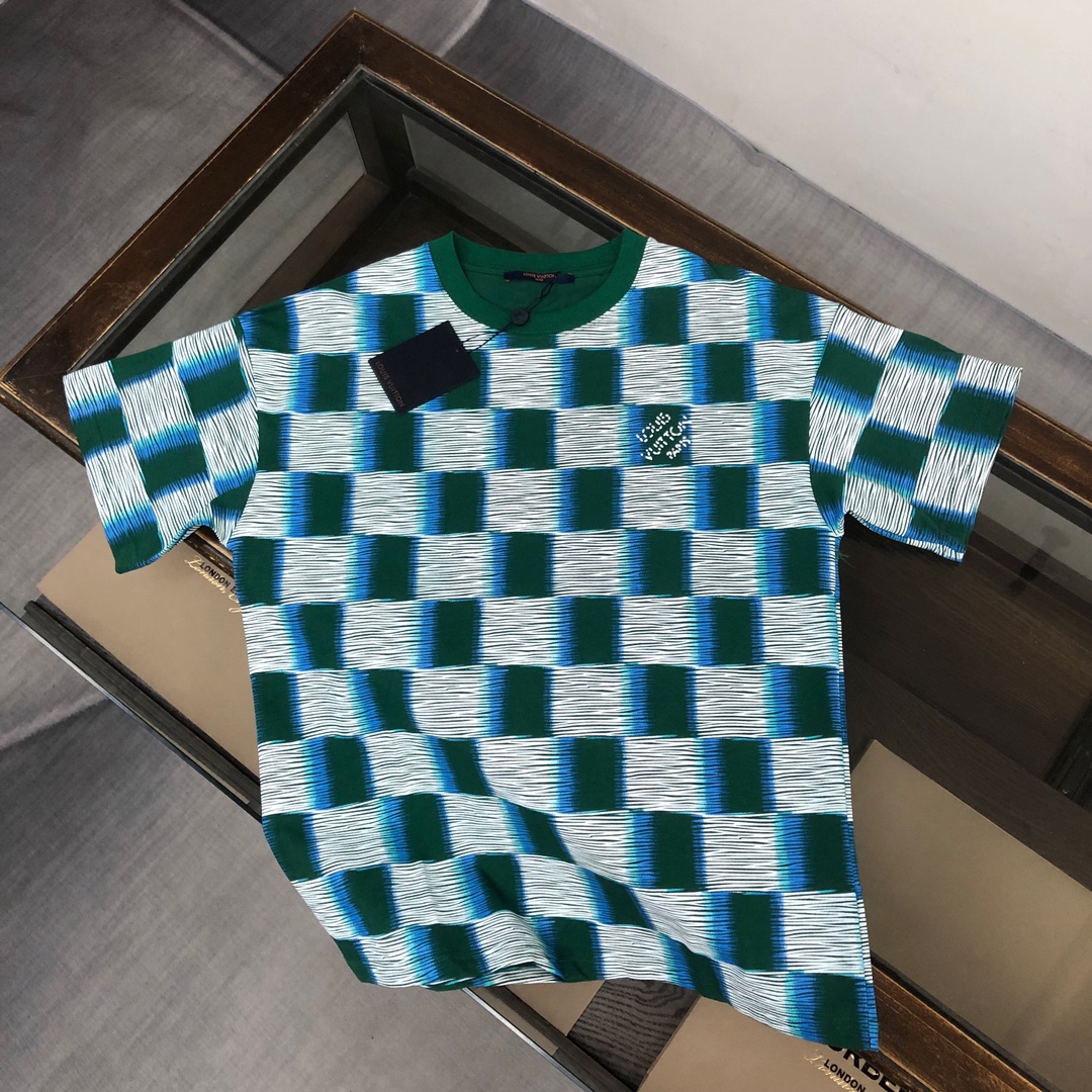 世界中で大人気♪ 2024 ルイヴィトン 新作 半袖Tシャツ コピー