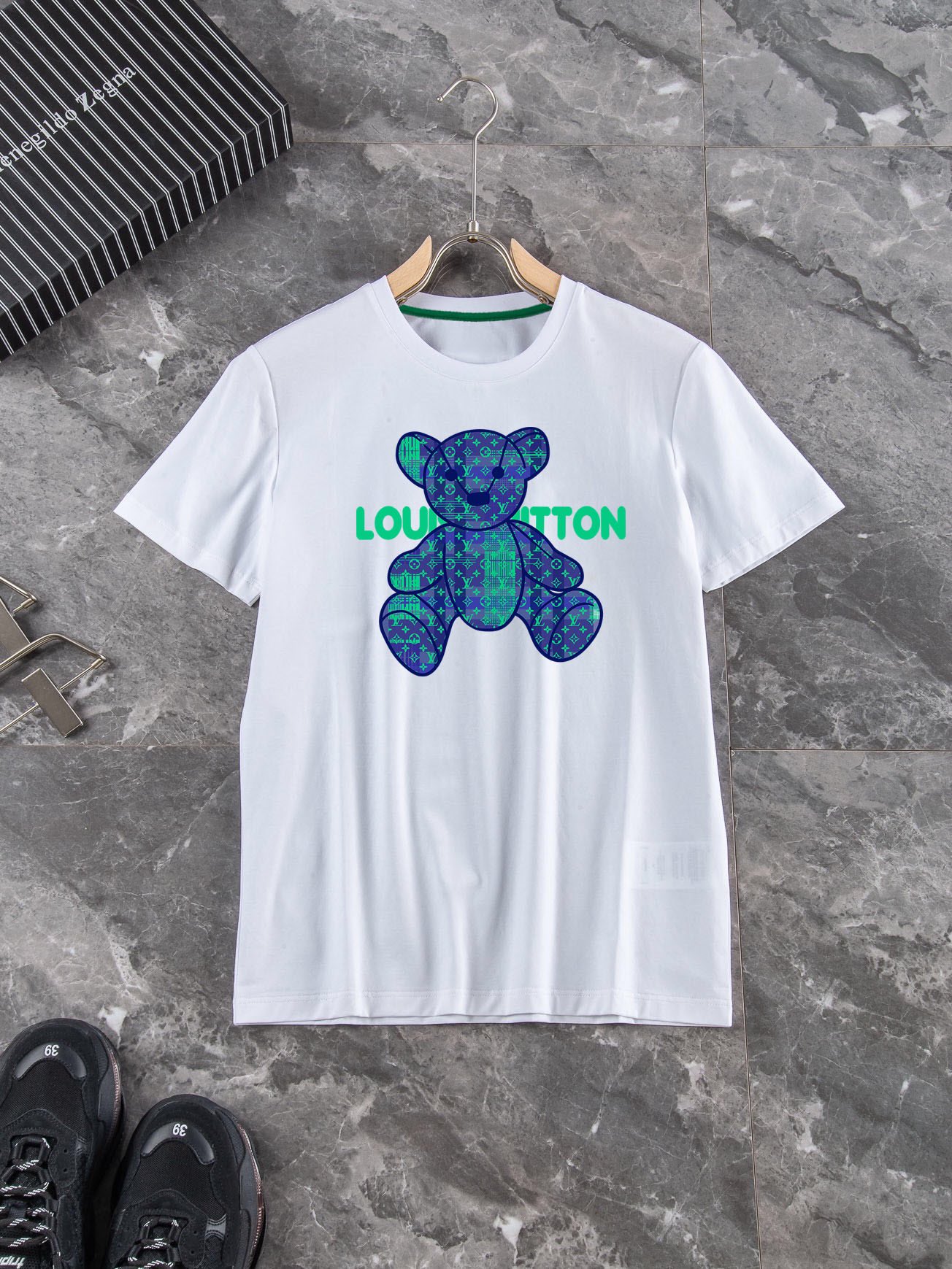 絶対欲しい！2024 ルイヴィトン 新作 半袖Tシャツ 偽物 2色