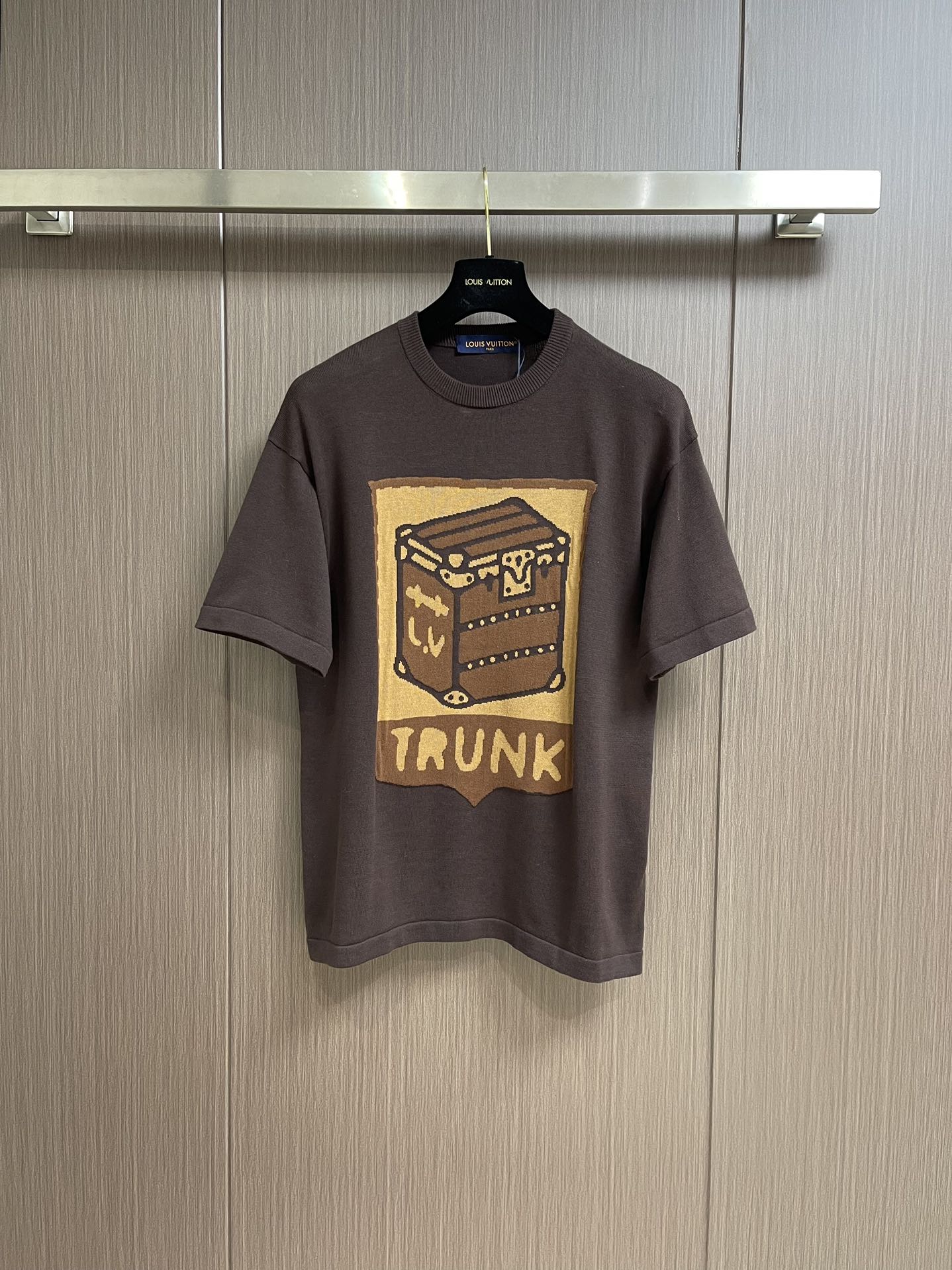 目を惹くカラー 2024 ルイヴィトン 新作 半袖Tシャツ スーパーコピー