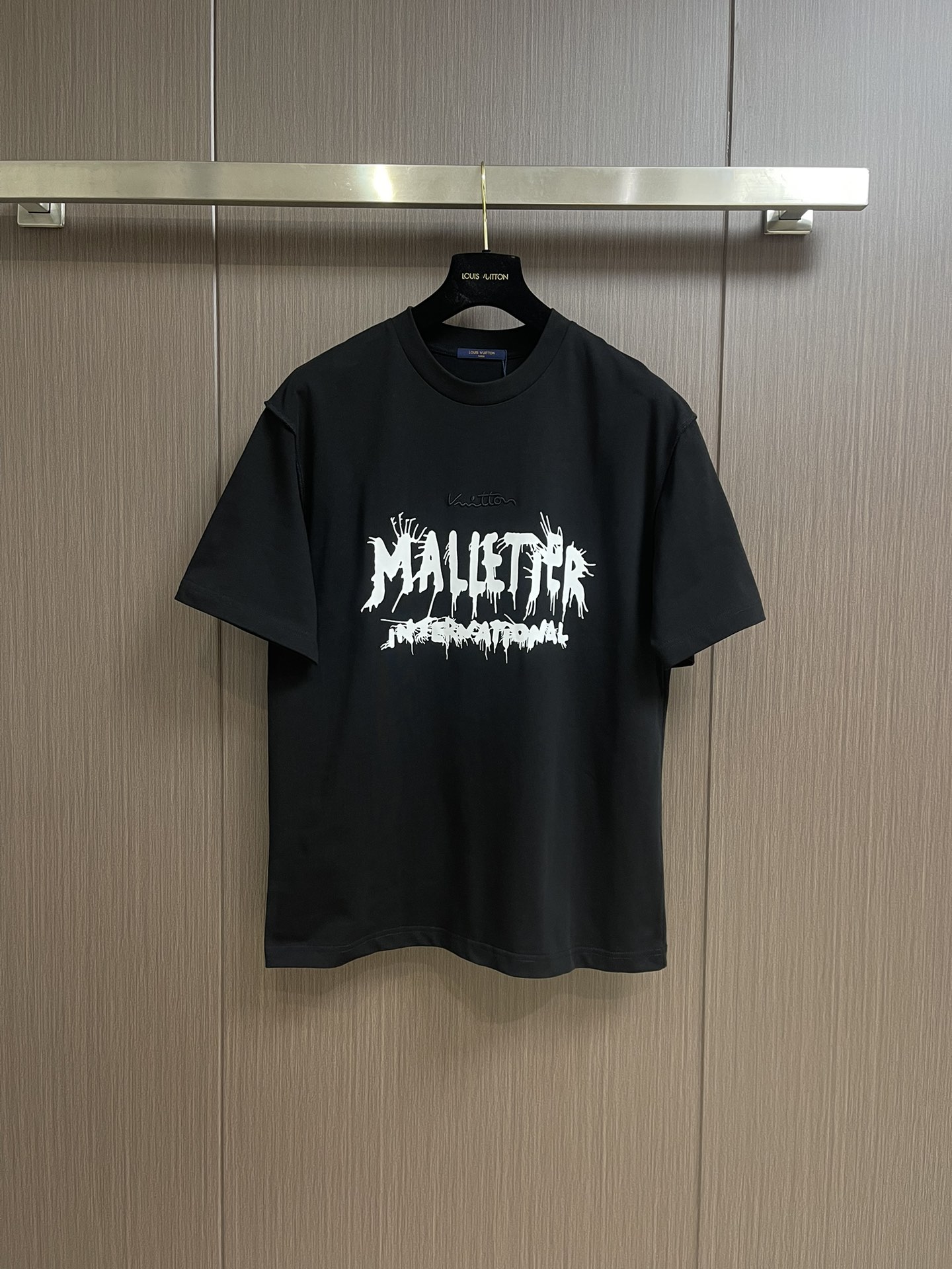 完売必至 ★ 2024 ルイヴィトン 新作 半袖Tシャツ 偽物
