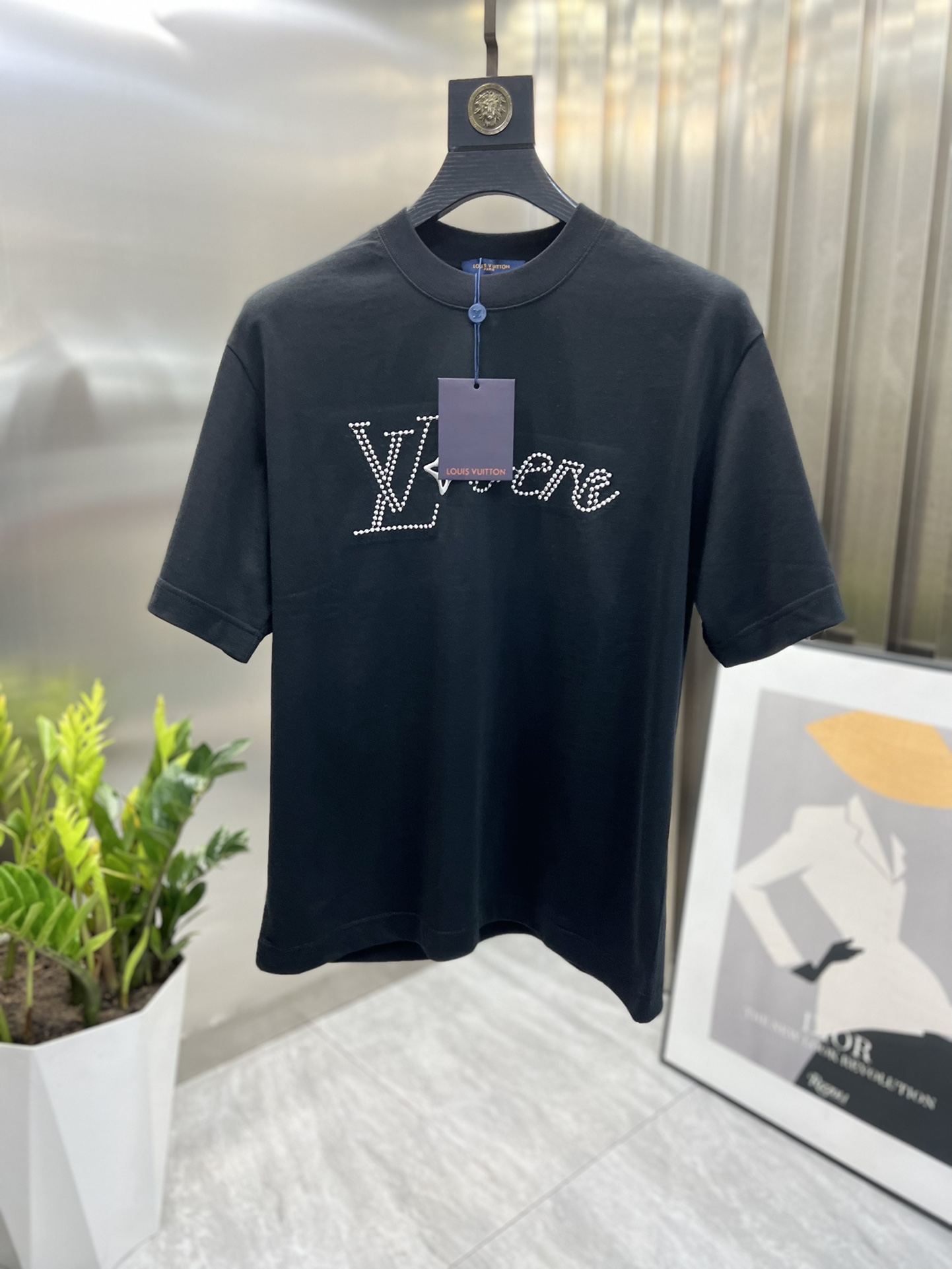 完売必至 2024 ルイヴィトン 新作 半袖Tシャツ スーパーコピー