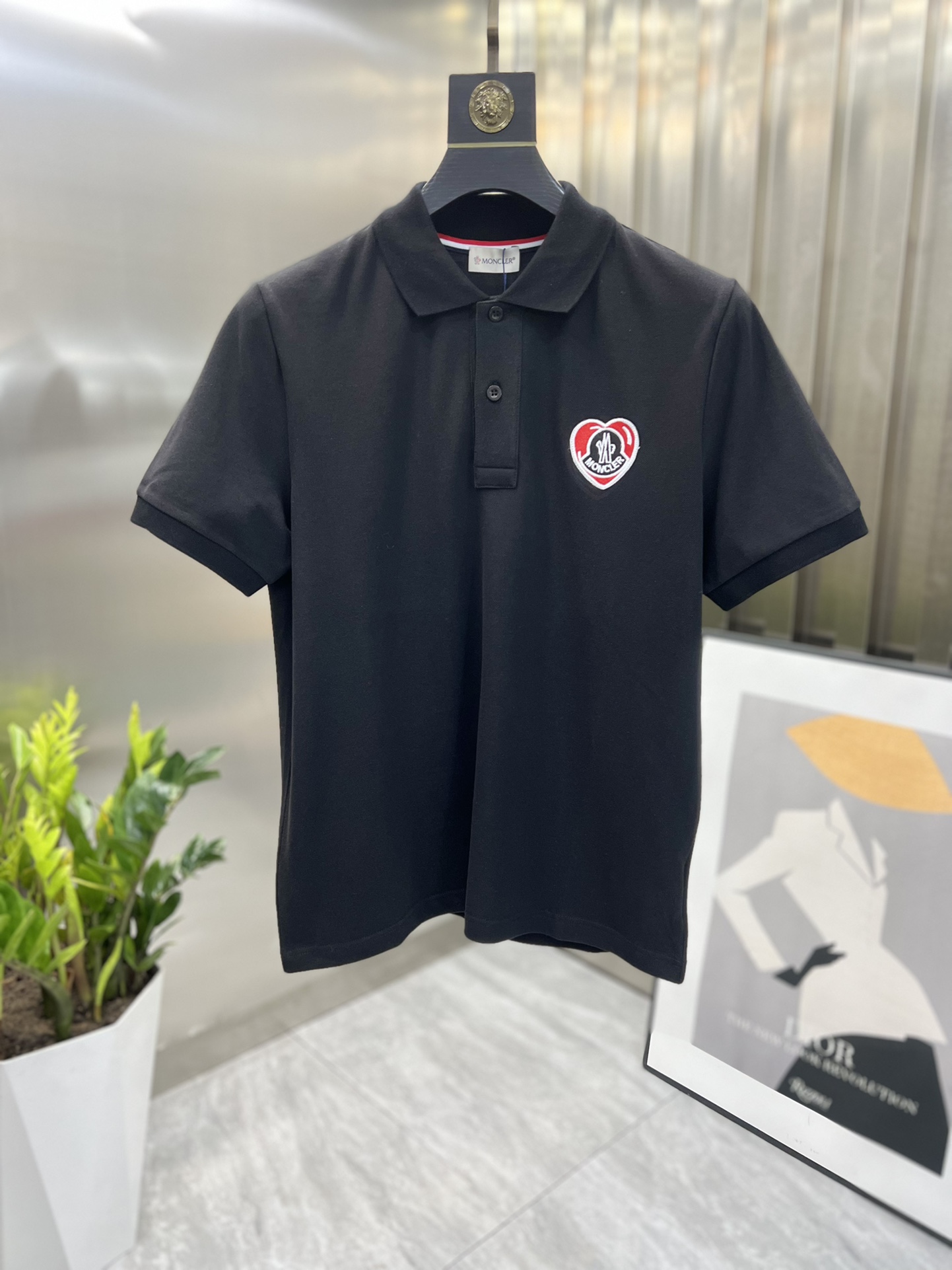 完売必至 2024 モンクレール 新作 半袖Tシャツ 偽物