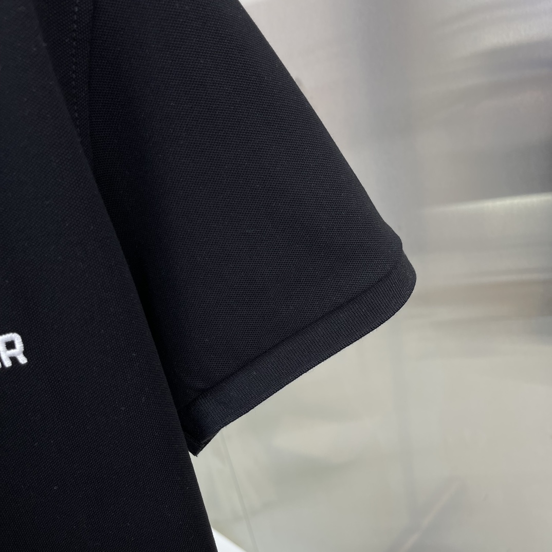 絶対欲しい！2024 モンクレール 新作 半袖Tシャツ 偽物