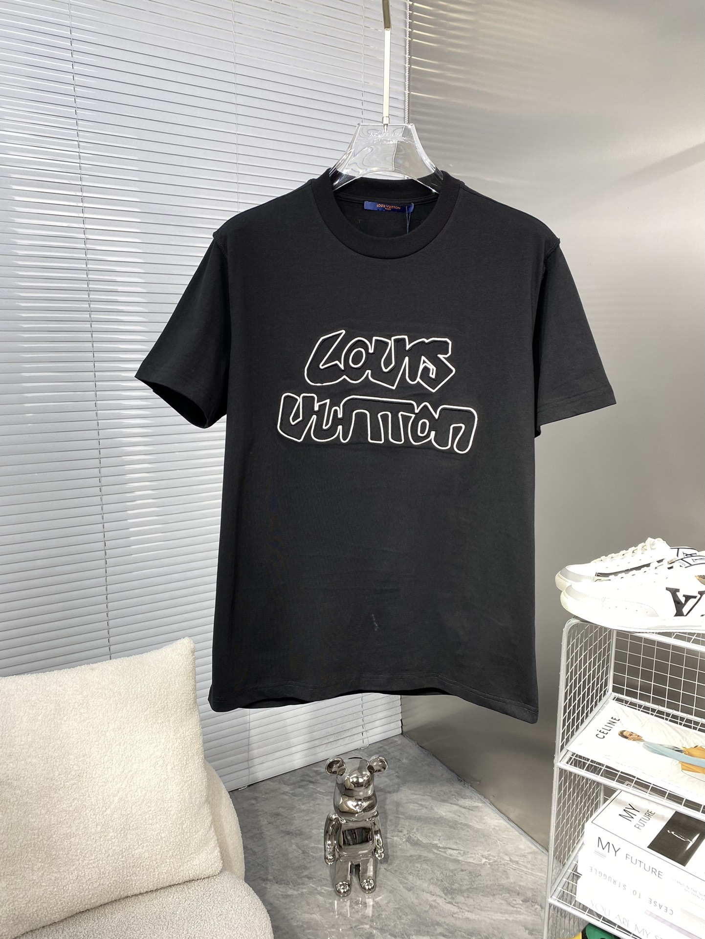 人気爆発☆ 2024 ルイヴィトン 新作 半袖Tシャツ 偽物