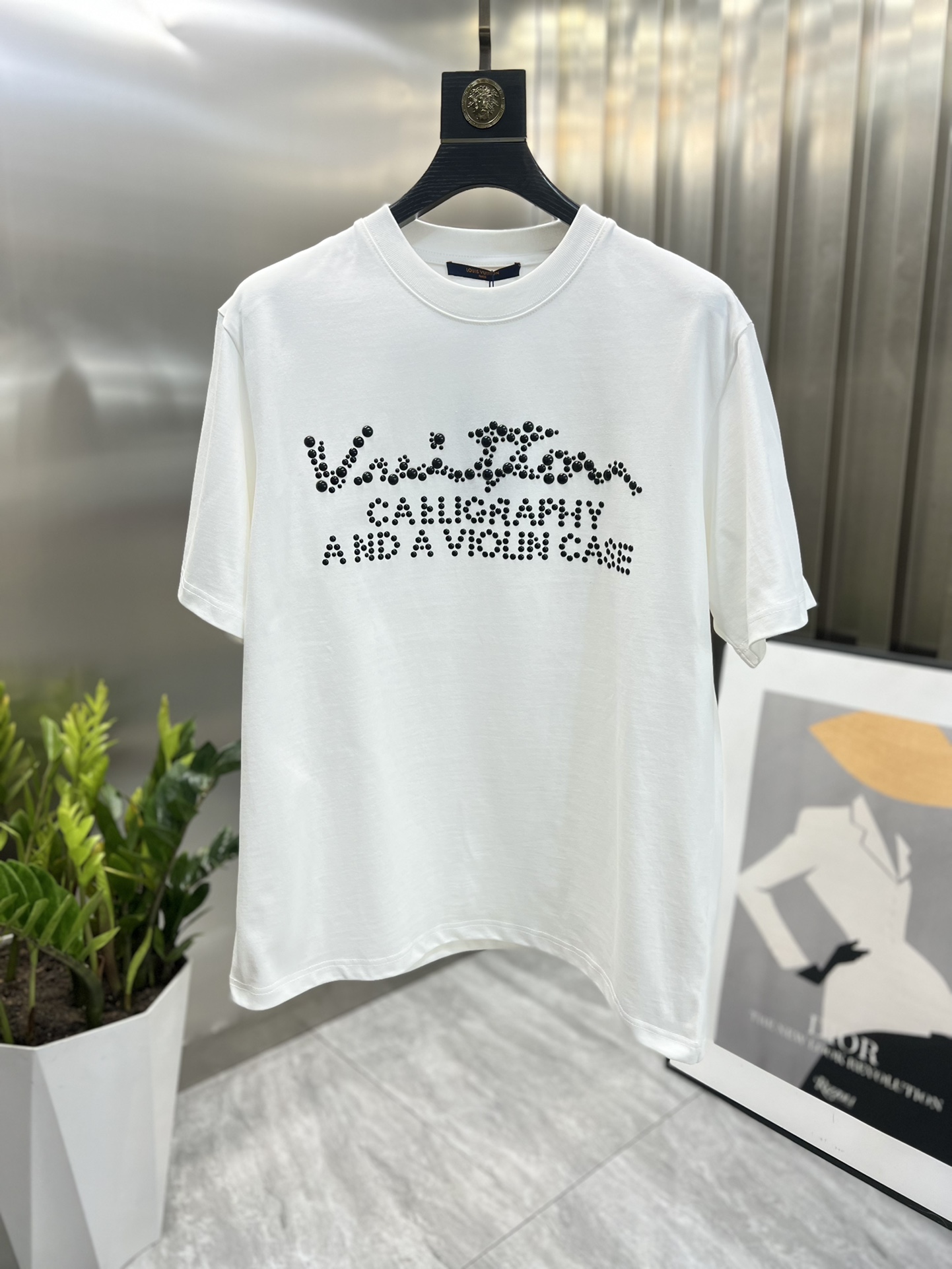 入手困難！2024 ルイヴィトン 新作 半袖Tシャツ コピー