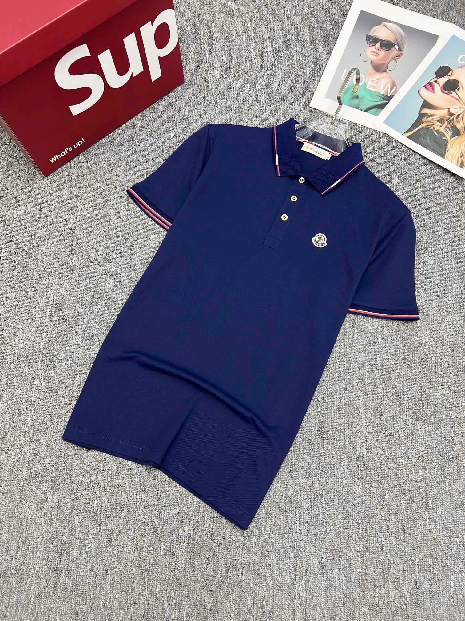 送料込 2024 モンクレール 新作 半袖Tシャツ 偽物 3色