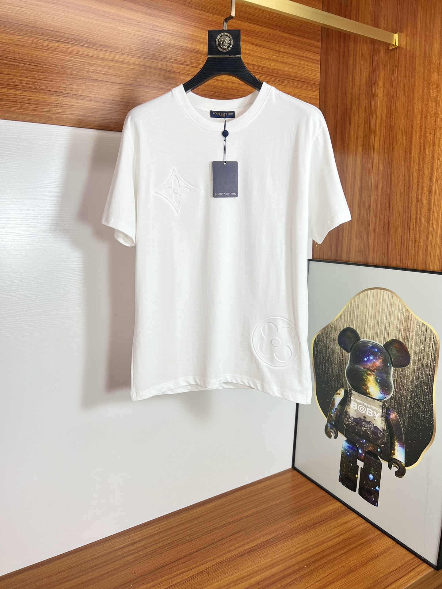 注目度抜群！2024 ルイヴィトン 新作 半袖Tシャツ 偽物