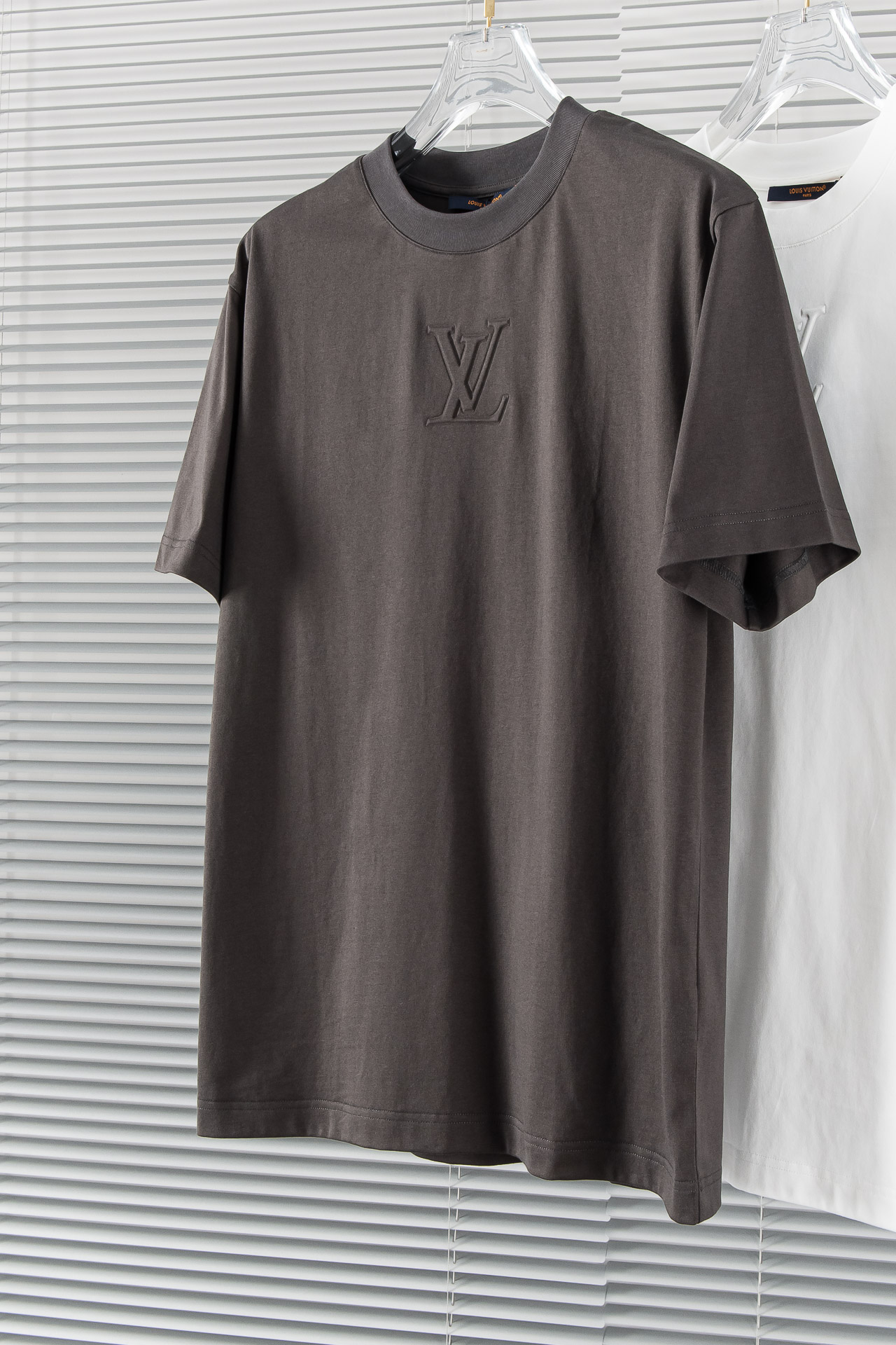 高品質 2024 ルイヴィトン 新作 半袖Tシャツ コピー