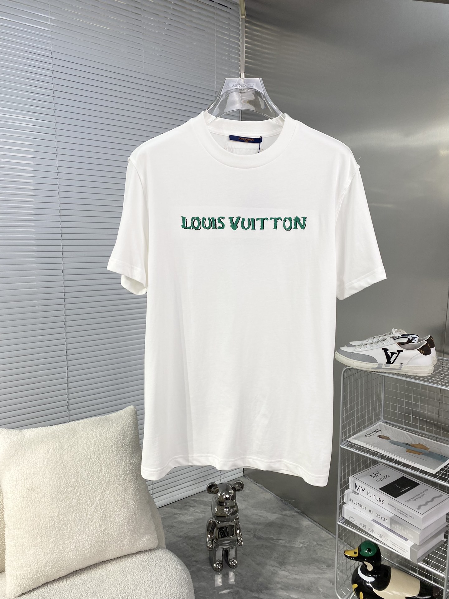 絶対欲しい！2024 ルイヴィトン 新作 半袖Tシャツ コピー