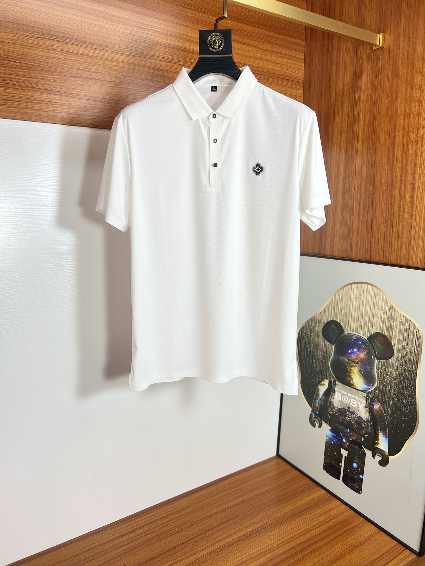 絶対欲しい！2024 ルイヴィトン 新作 半袖Tシャツ 偽物