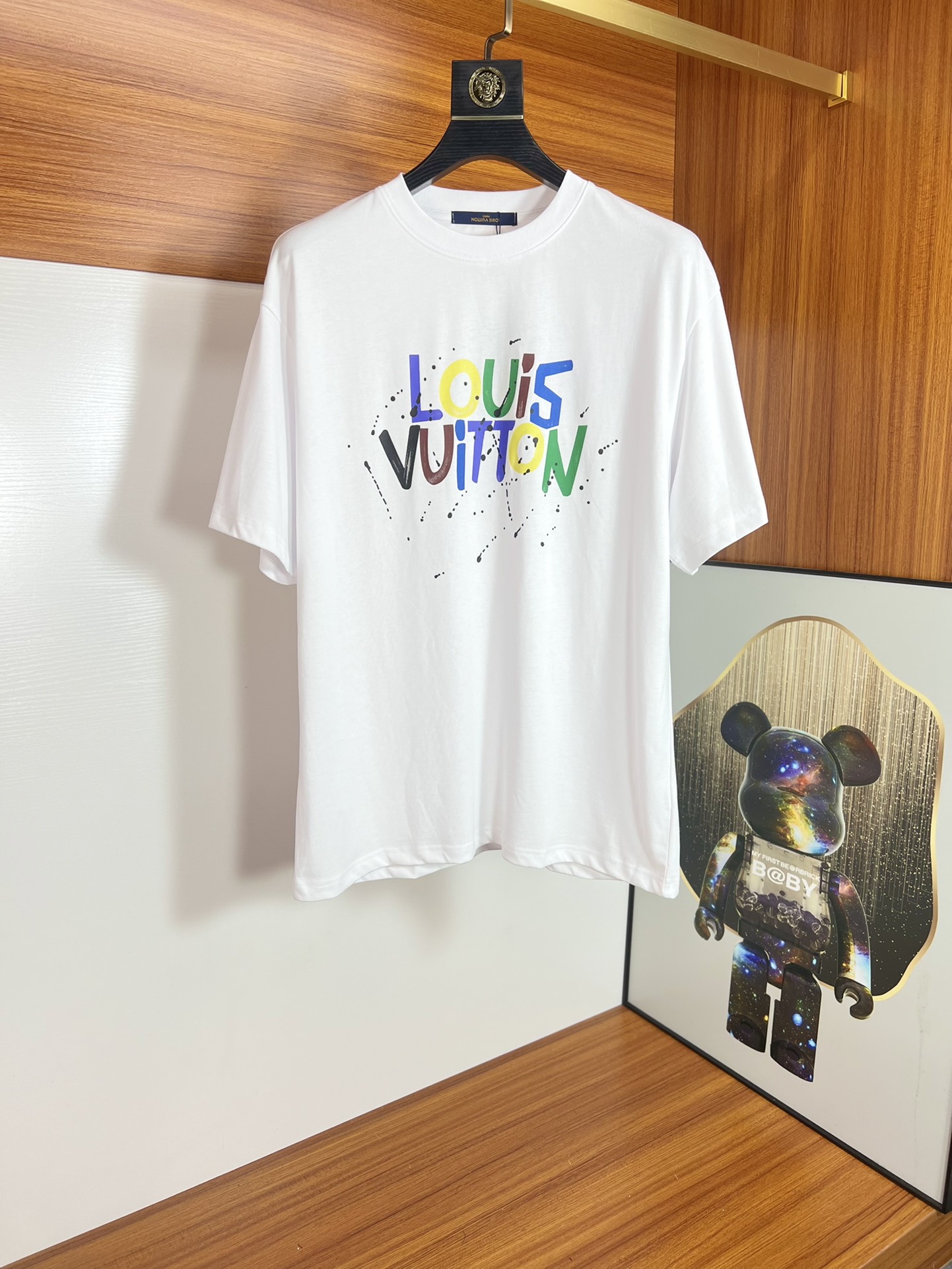 定番人気！2024 ルイヴィトン 新作 半袖Tシャツ 偽物