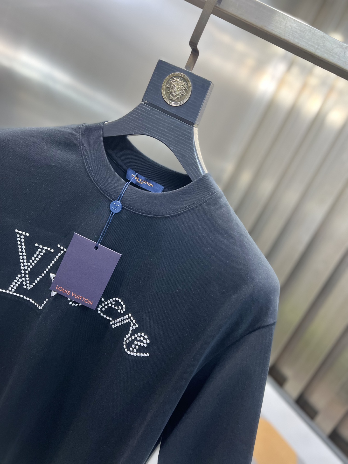 完売必至 2024 ルイヴィトン 新作 半袖Tシャツ スーパーコピー
